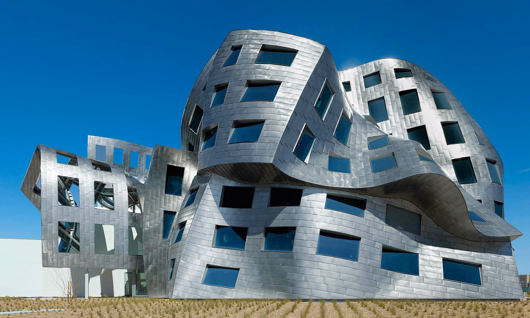 ¿Cuál es el origen del acero en la arquitectura?