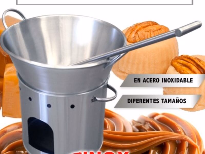 ¿Cuál es la capacidad de la jarra de leche de acero inoxidable?