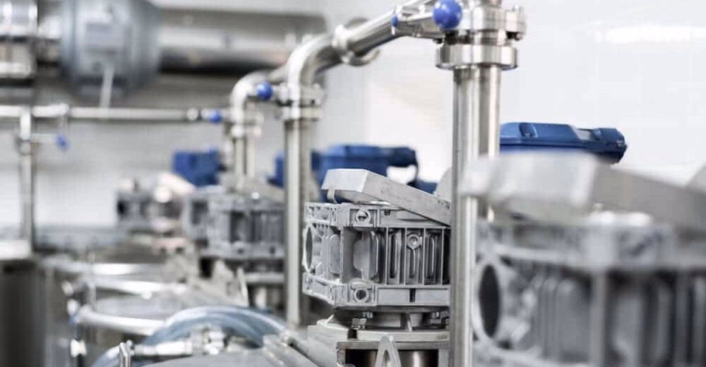 ¿Cuál es el calor específico de acero inoxidable austenítico?