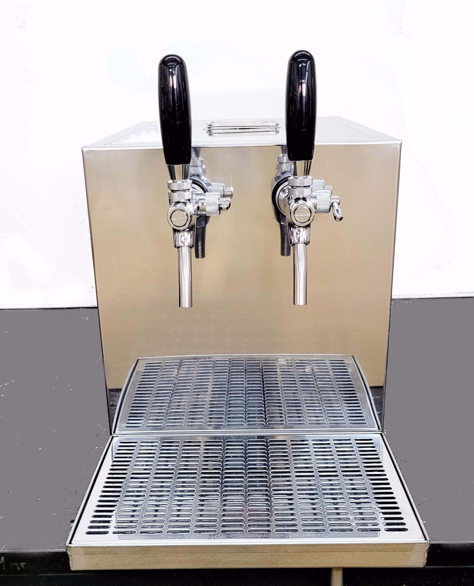 ¿Cuándo se fundó la fábrica de hielo y Cerveza Cuauhtémoc?