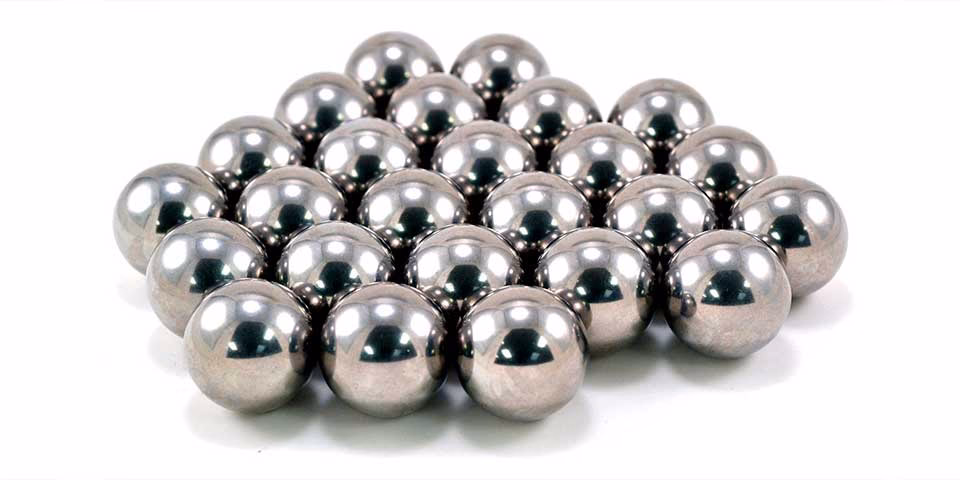 ¿Cuánto mide una bolilla de acero inoxidable?