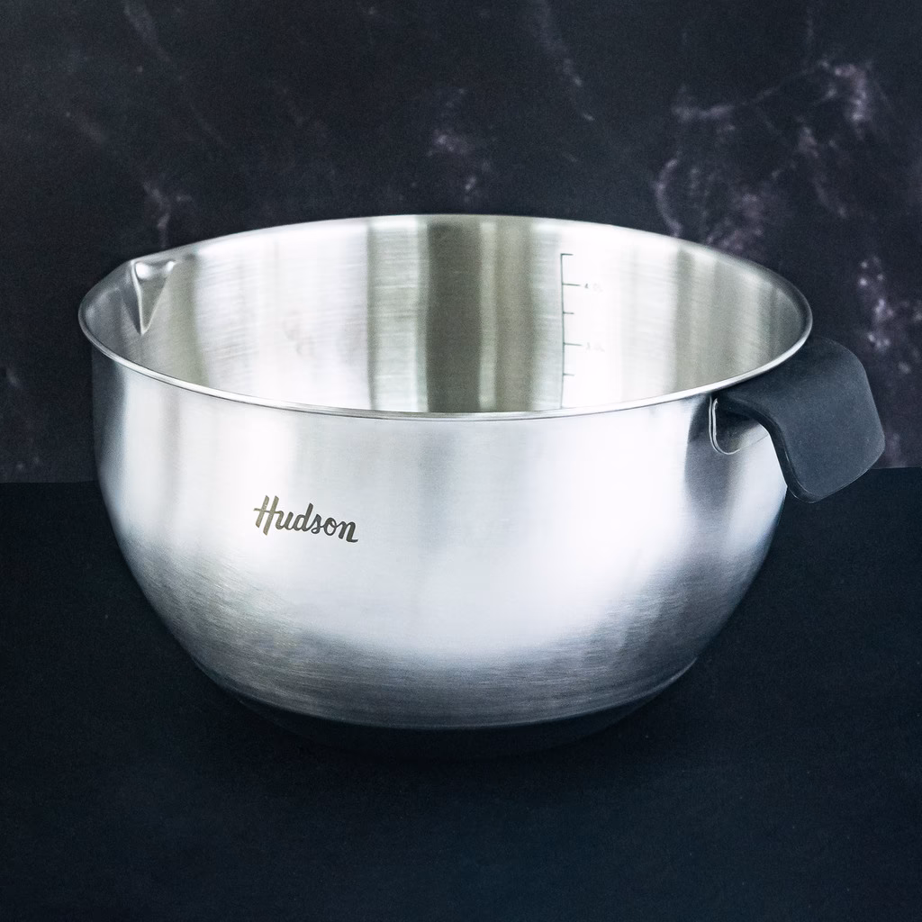 ¿Cuántos litros tiene el bol de acero inoxidable?