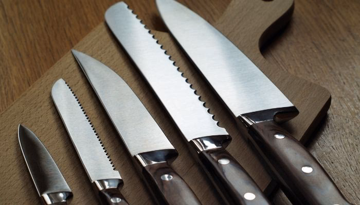 ¿Cómo se estropean los cuchillos que no son de acero inoxidable?