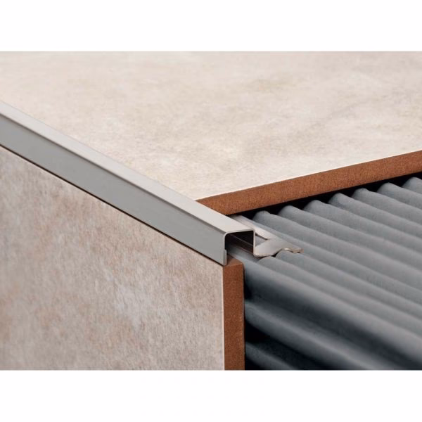 ¿Cuál es la diferencia entre acero inoxidable y PVC?