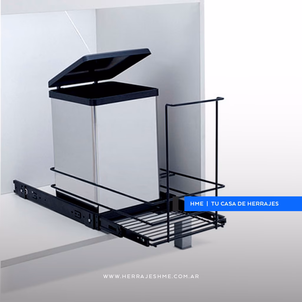 ¿Qué ofrece el set de 2 cestos de basura a pedal de acero inoxidable?