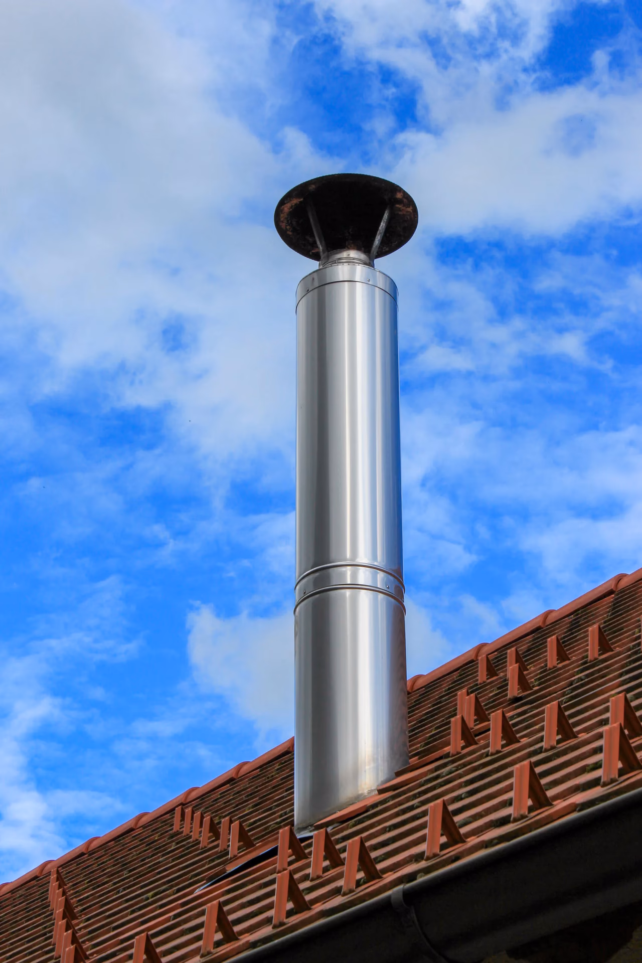 ¿Qué materiales se usan para hacer chimeneas?