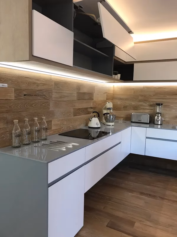 ¿Cómo evitar manchas en una mesa de azulejos?