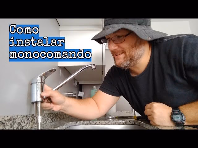 ¿Cómo instalar una canilla monocomando en una mesada con dos agujeros?