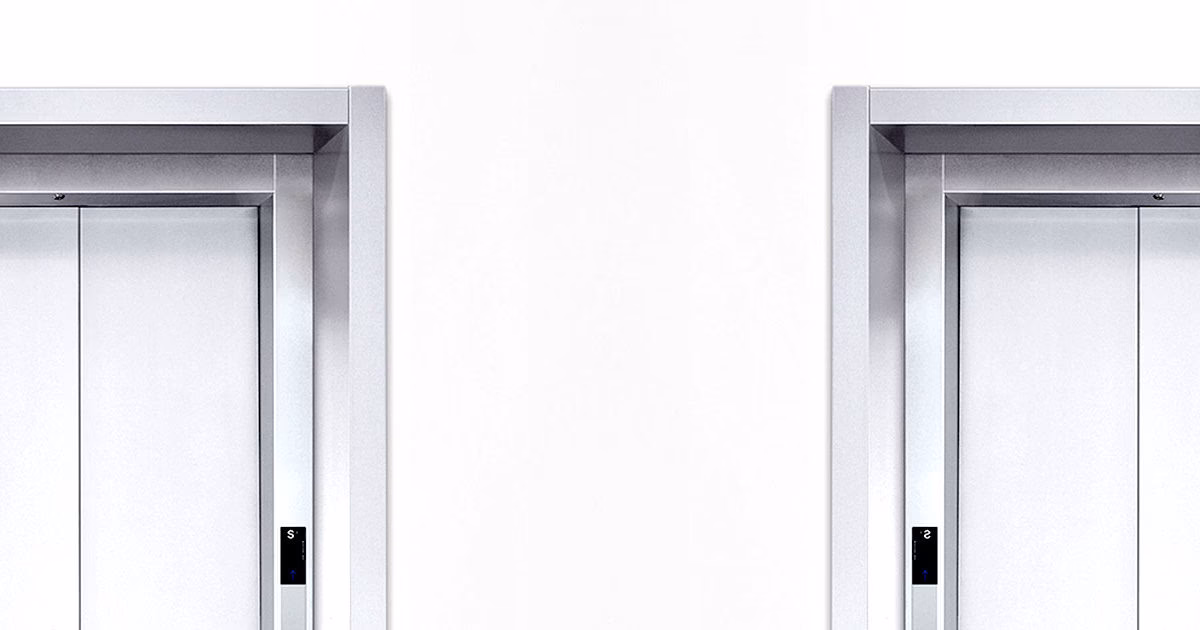 ¿Cómo afectan las puertas del ascensor?