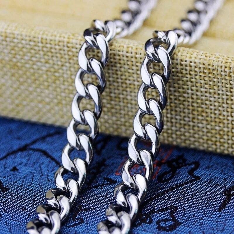 ¿Cómo saber si un tornillo es de acero inoxidable?