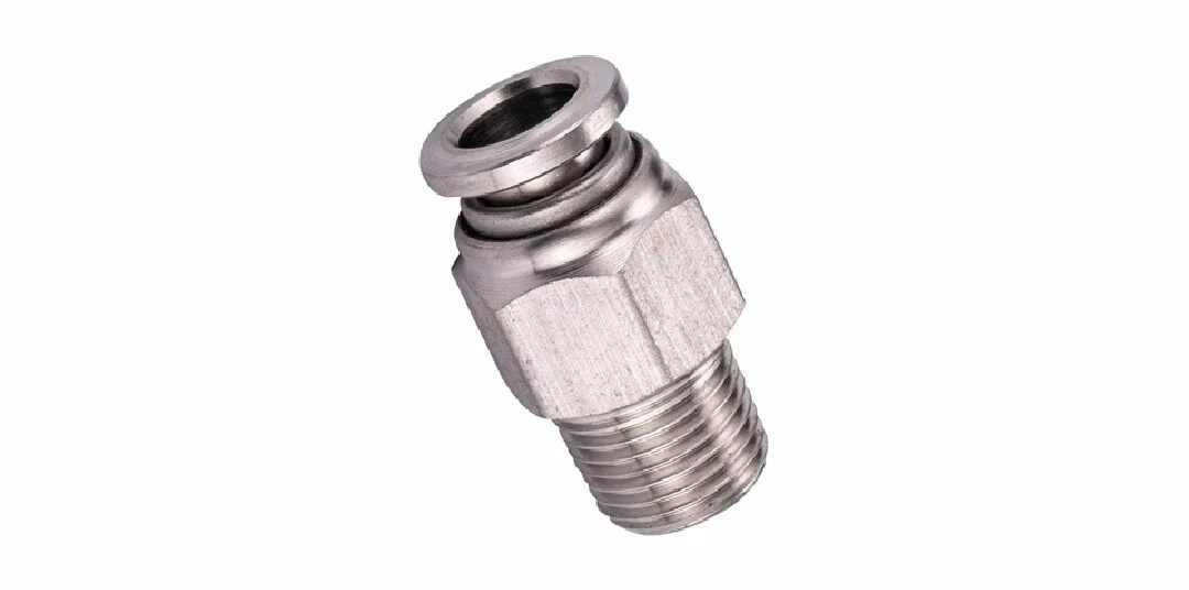 ¿Cómo se puede reparar un conector dañado?