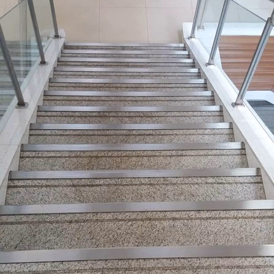 ¿Cómo instalar una nariz de escalón luminosa?