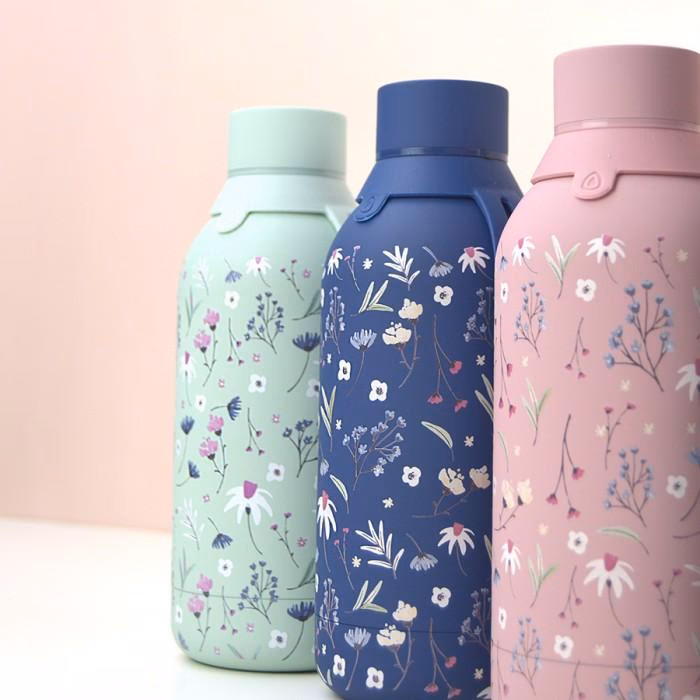 ¿Cuánto tarda en llegar una botella de agua personalizada?