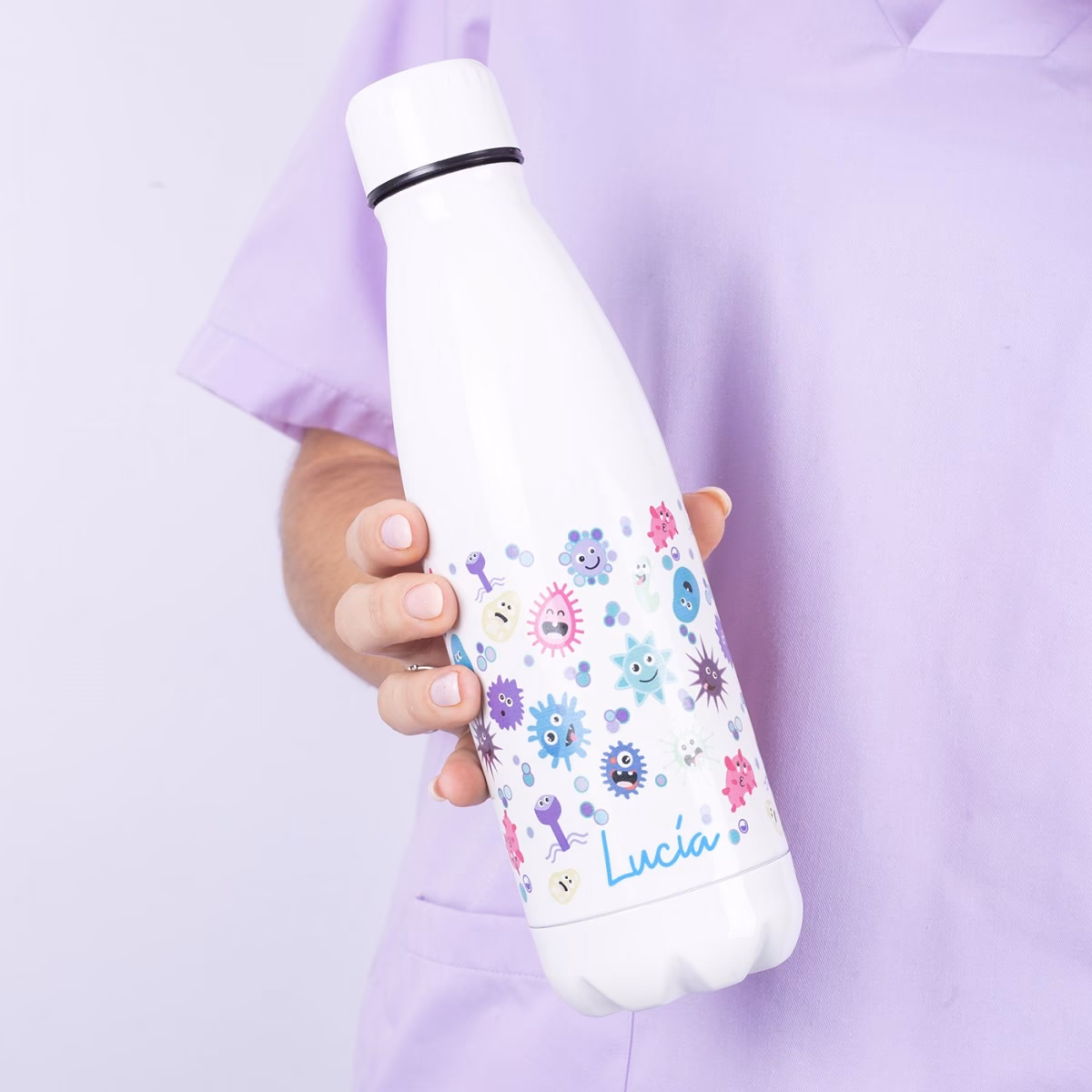 ¿Cuánto tarda en llegar una botella de agua personalizada?