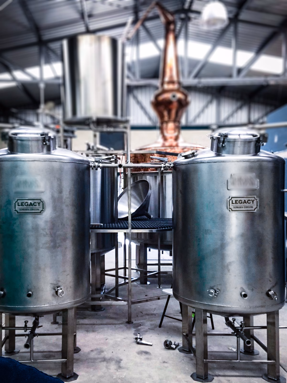 ¿Dónde se fabrican los tanques de acero inoxidable?