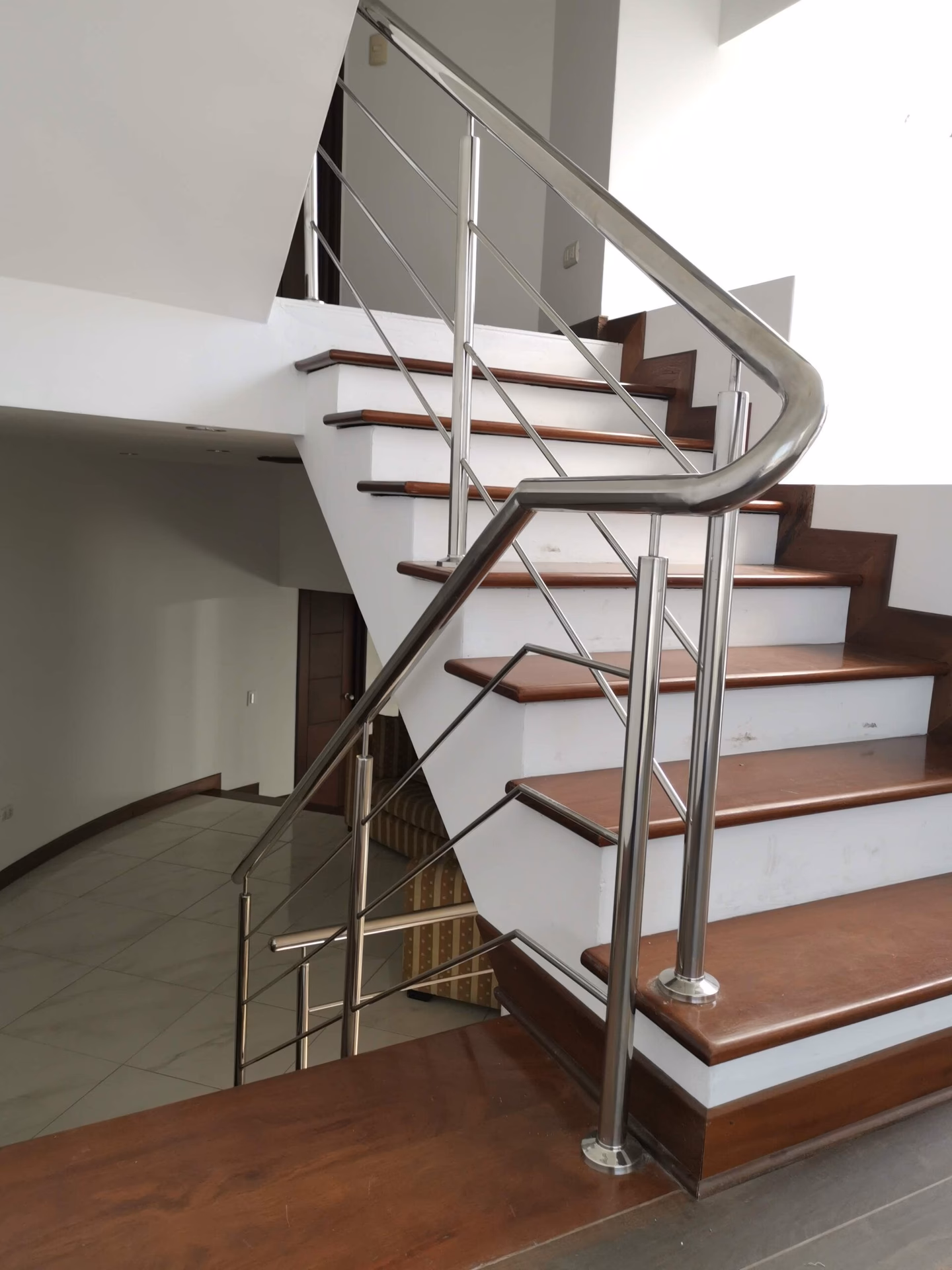 ¿Cuáles son las características de una escalera?