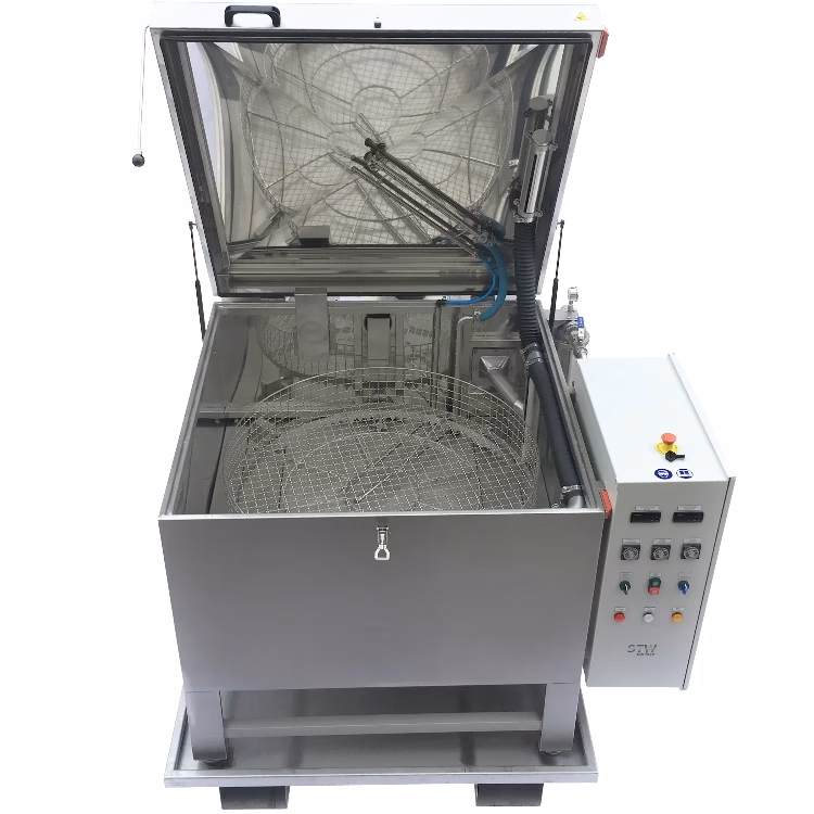 ¿Qué capacidad tiene la máquina para el lavado de piezas de acero pintado?