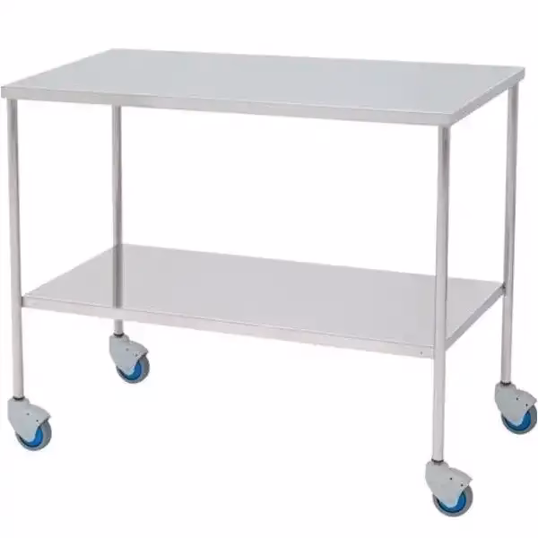 ¿Cuánto mide una mesa de trabajo en acero inoxidable?