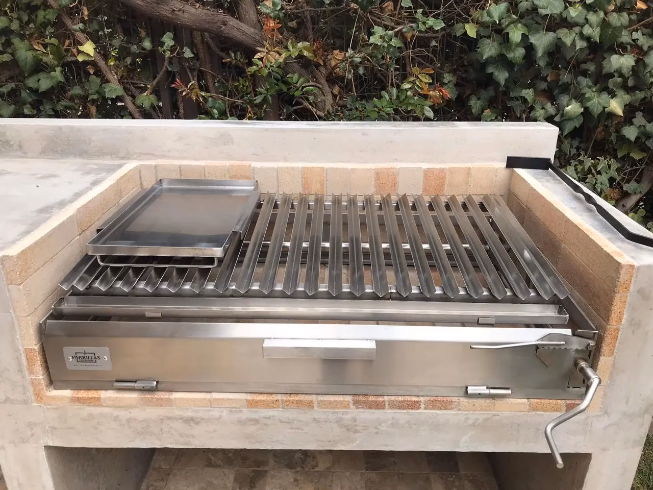 ¿Cuáles son las características de la parrilla de alta calidad?