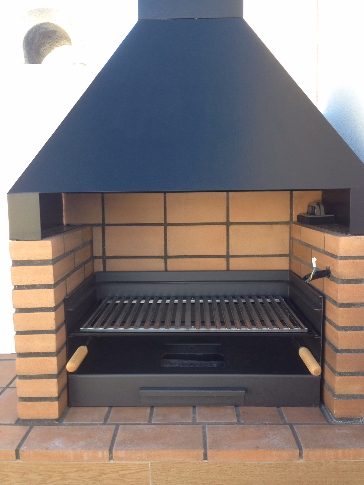 ¿Qué es una parrilla cromada?