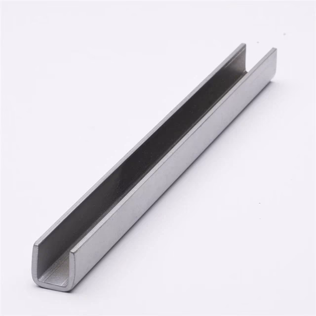 ¿Cuál es el máximo tamaño de un perfil UPN de acero inoxidable?