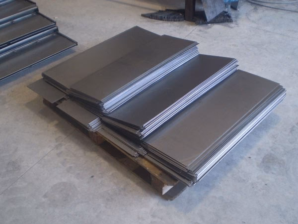 ¿Cuál es la capacidad de corte de planchas de acero?