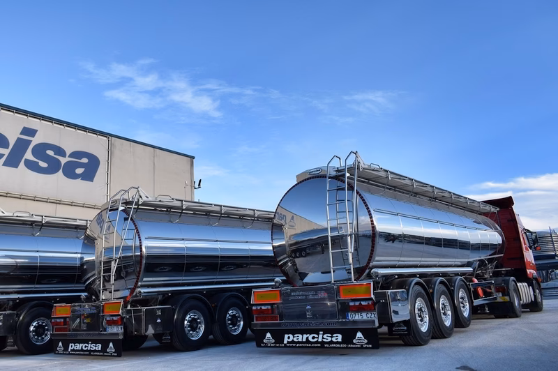 ¿Cuántos compartimentos tiene una cisterna de acero inoxidable?