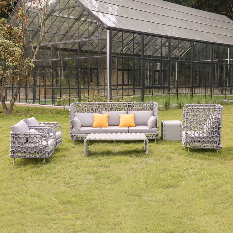 ¿Dónde puedo comprar sillas y sillones de exterior?