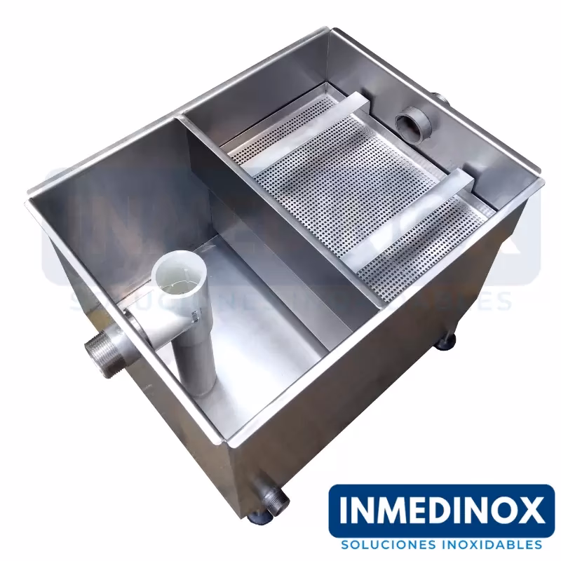 ¿Cuál es la capacidad de almacenaje de la trampa grasa acero inoxidable?